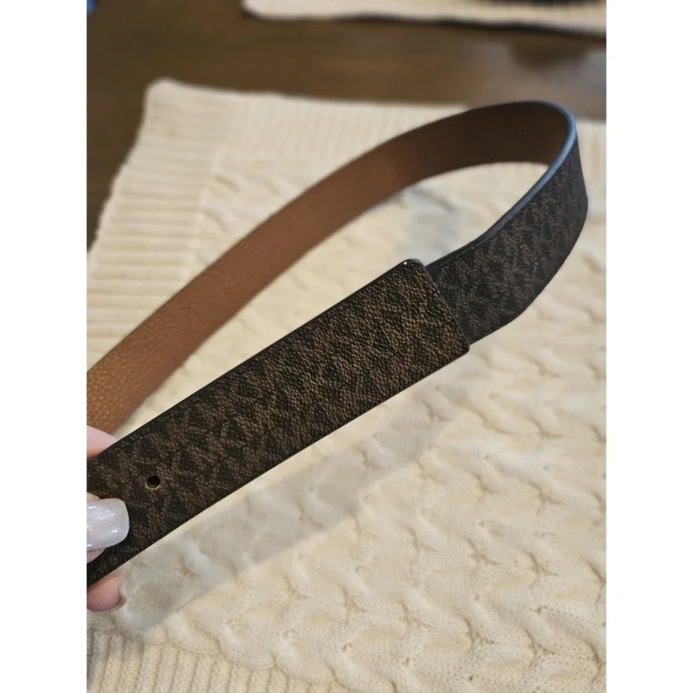 Michael Kors Signature Reversible Leather Belt W Mk Gold/Silver Buckle Sz Small